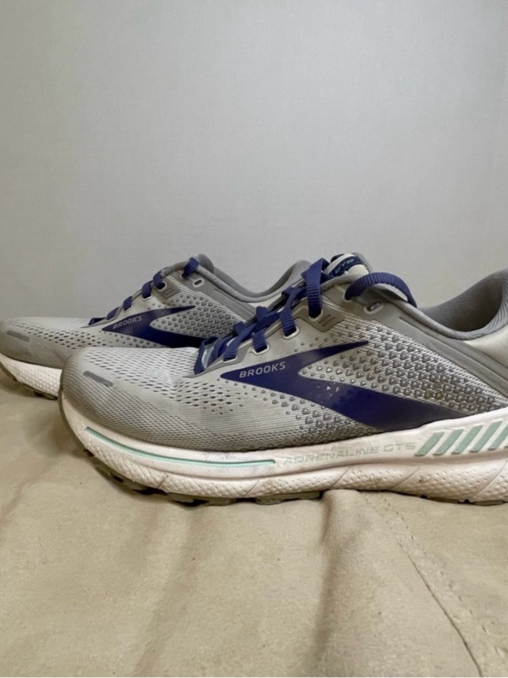 Brooks Adrenaline GTS 22 Shoes Women’s 9.5W Gray Running Athletic Supportive - Picture 4 of 12